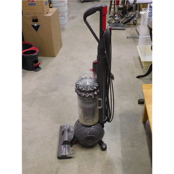 Dyson DC-77 Vacuum Cleaner WORKS