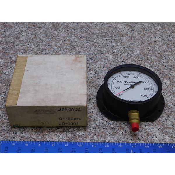 4.5 inch industrial quality NOS Trerice pressure gauge 0-100psi 0-700KPA