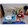 Image 4 : Lot of 7 Vintage Mickey Mouse Records and Players Tape Case Transistor Radio