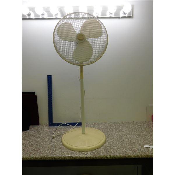 White Floor Fan Rotating Oscillating