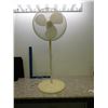 Image 1 : White Floor Fan Rotating Oscillating