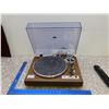 Image 3 : Yamaha YP-B4 Full Automatic Turntable Record Player