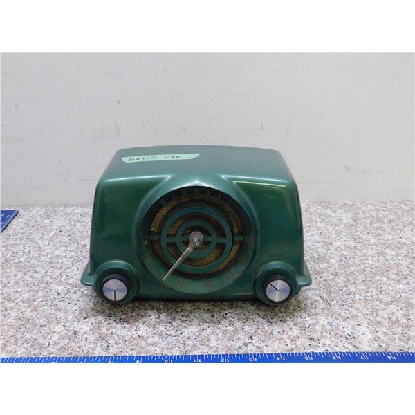 Bull's Eye Crosley Tube Radio Green