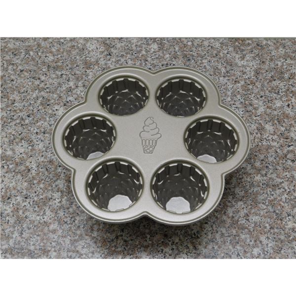 Ice Cream Cone Cupcake Pan 4.5 Cups 1 Litre Nordic Ware