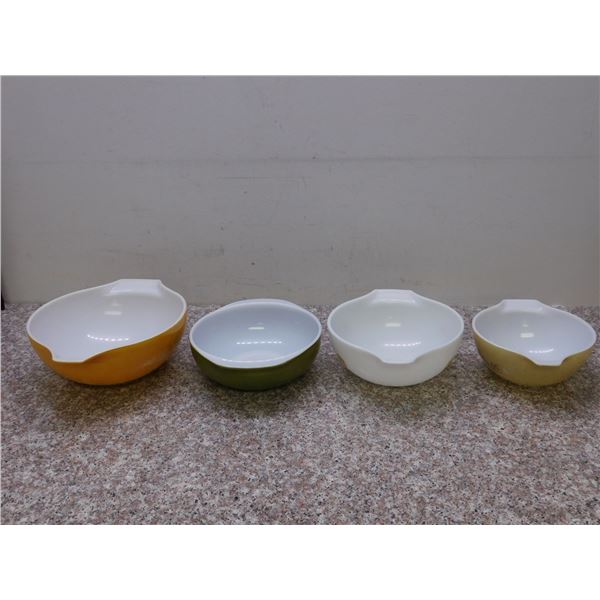 Lot of 4 Pyrex Mixing Bowls Green Yellow Floral Etc