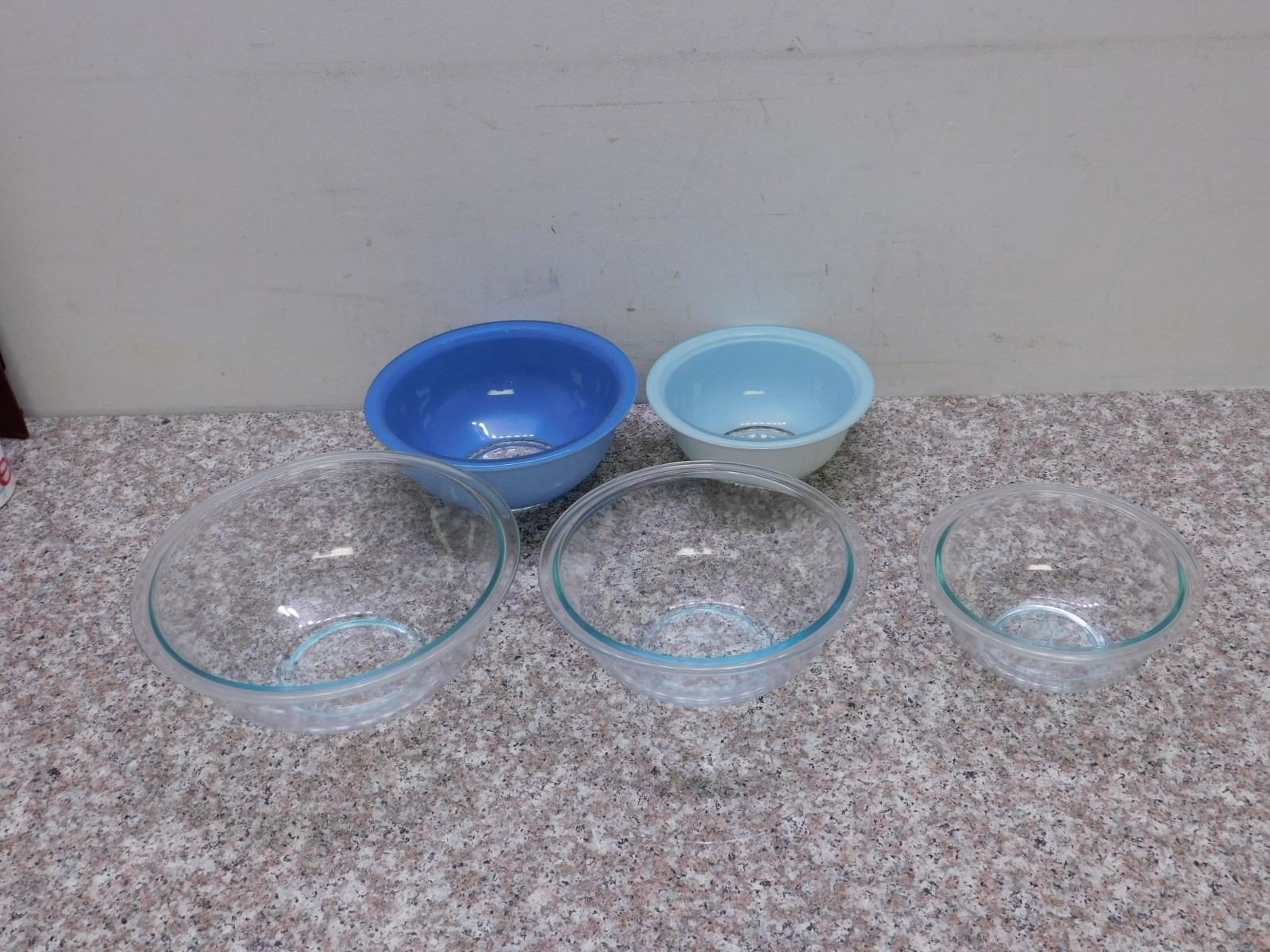 Lot of 5 Pyrex Mixing Bowls Clear Glass and Blue Glass Stackable