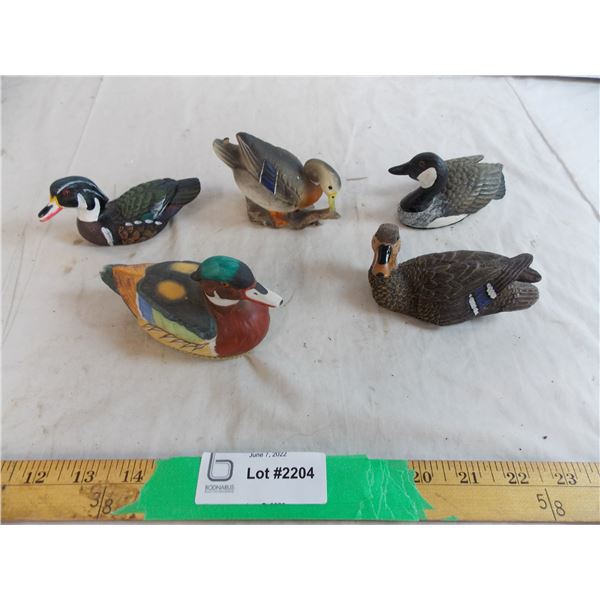 (5) duck figurines