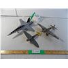 Image 1 : (3) model planes with bag of parts