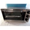 Image 2 : Hamilton Beach toaster oven with rubbermaid tote