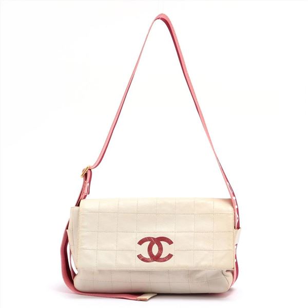 Chanel White Red Quilted Lambskin Leather East West Chocolate Bar Shoulder Bag