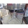 Image 3 : table with 4 chairs - 3ft round