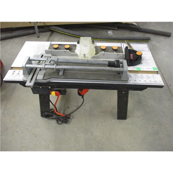 Router table with black & decker router