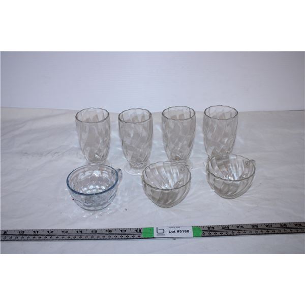 Glasses/cups (7 pieces)