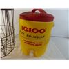 Image 3 : Metal garbage can frame and Igloo 2 gallon water container
