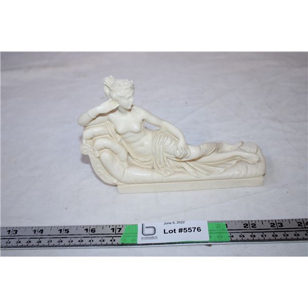 Paolina Bonaparte Figure