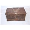 Image 2 : Vintage wood keepsake box