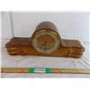 Image 1 : Wooden mantle clock