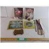 Image 1 : Knitting kit with assorted picture frames