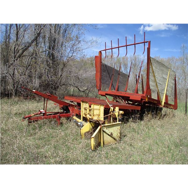 New Holland bale wagon 1033 Stackliner 105 bale capacity - SN 6952 Model 1033
