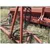 Image 6 : International Seeder (2) 14ft box drill carrier, drive is seized, no fertilizer, SN: 0390227C009584