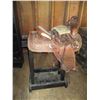Image 1 : Saddle with stand (poor condition)