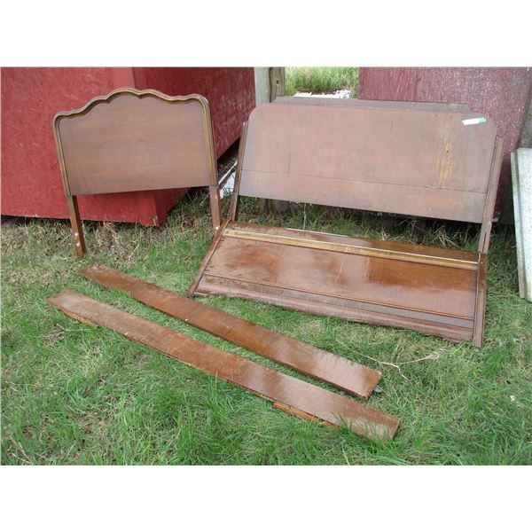 (2) headboards, (1) footboard