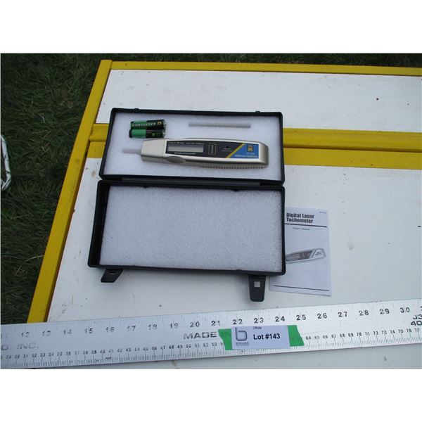 Digital laser tachometer