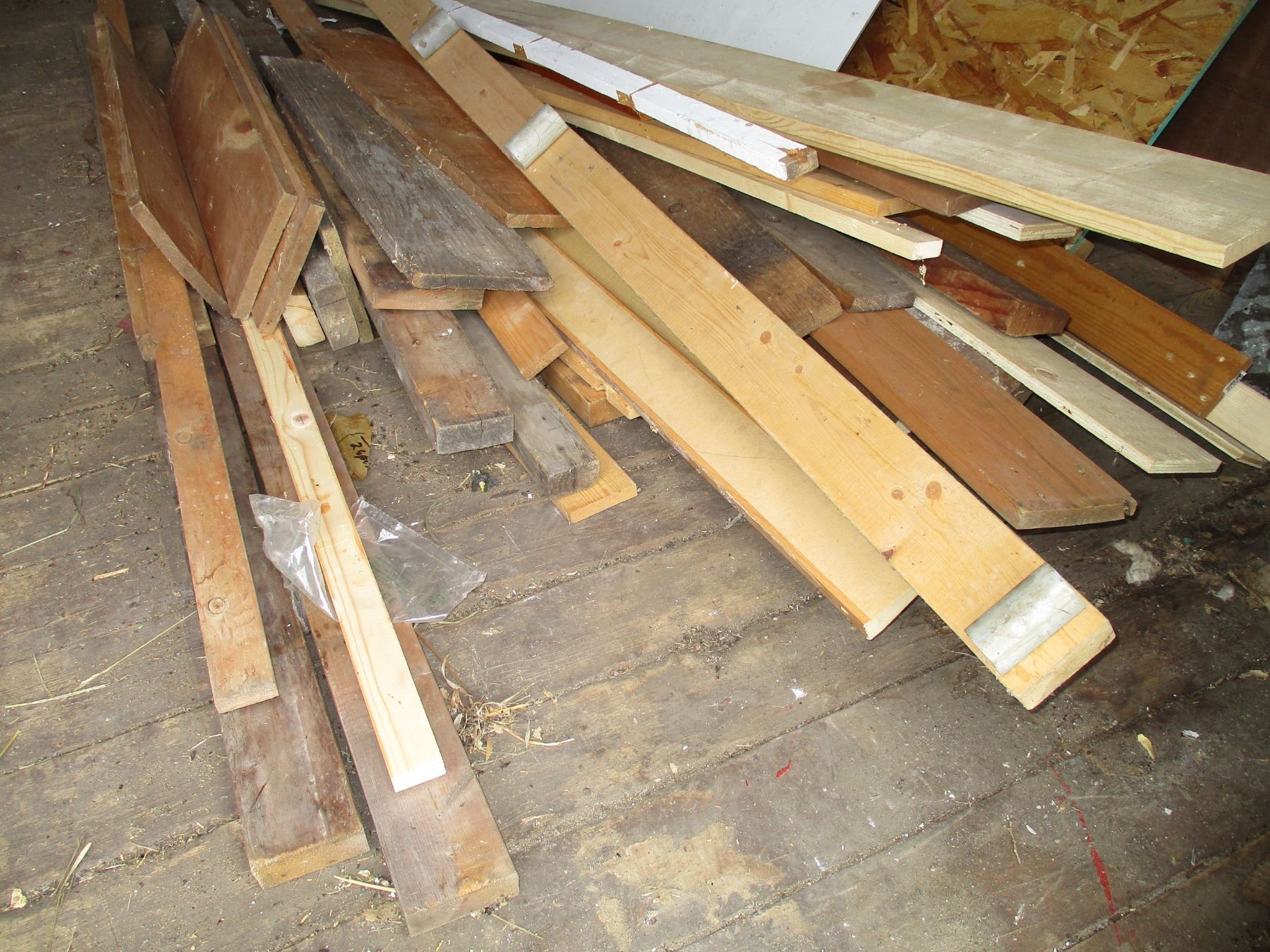 misc lumber 2x4 plywood + 4x4 pole