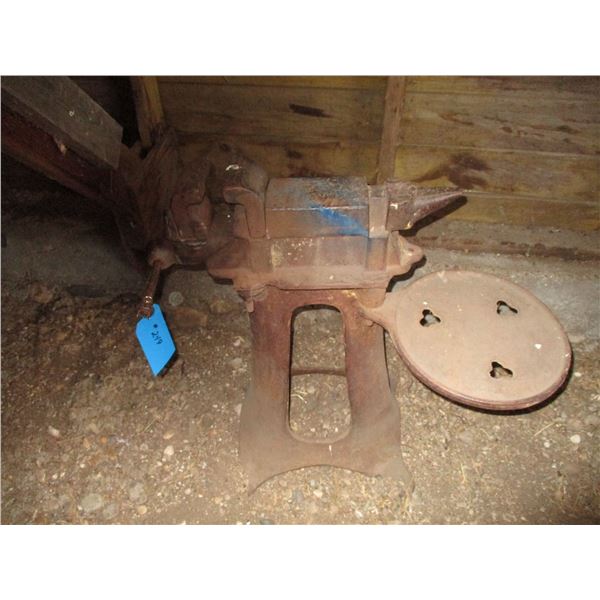 Homemade vice on stand