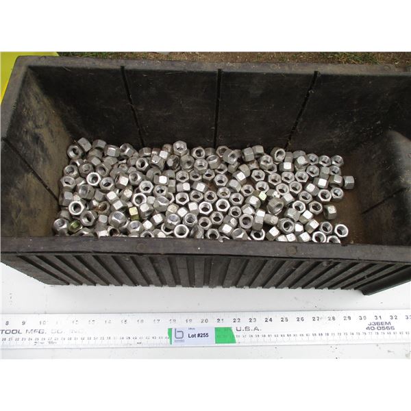 Bucket of nuts 5/8 (locking)