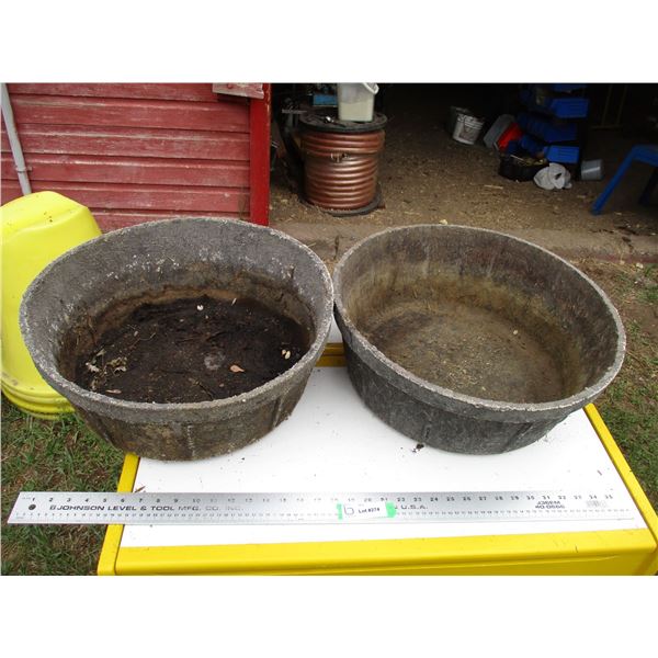 (2) Rubber feed trough