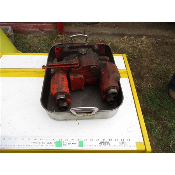 Hydr for case control valve