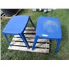 Image 1 : 2 plastic tables - 20x16