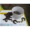Image 1 : pail - misc chain, hooks