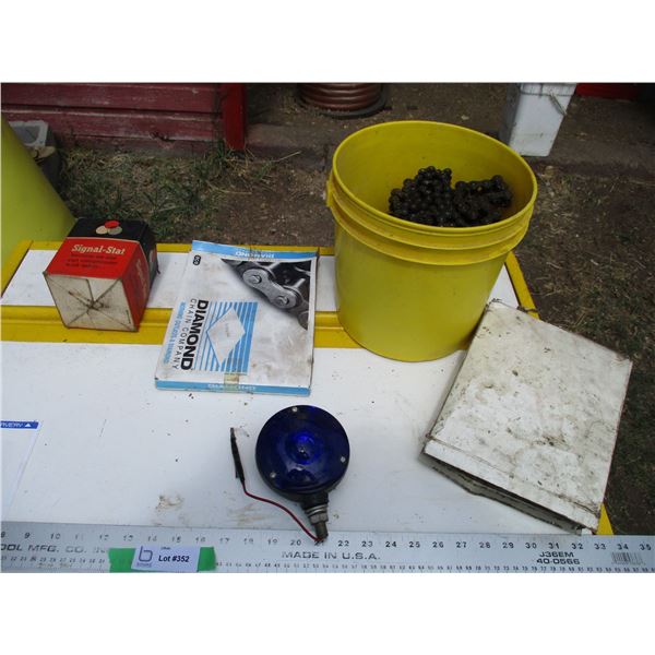 chain with purple light roller