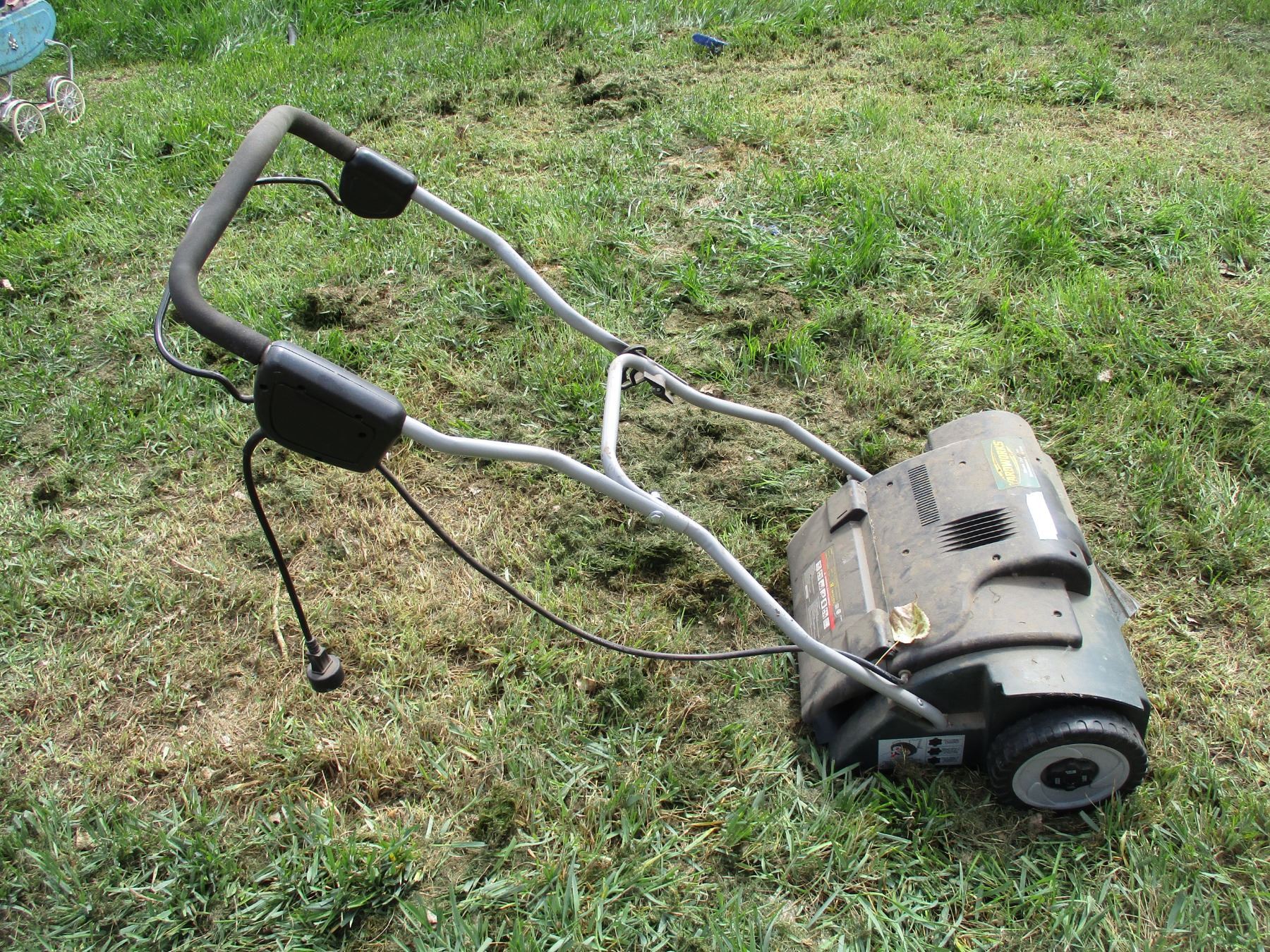 Yardworks electric dethatcher