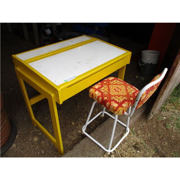 drawing table with chair - 32"x24"