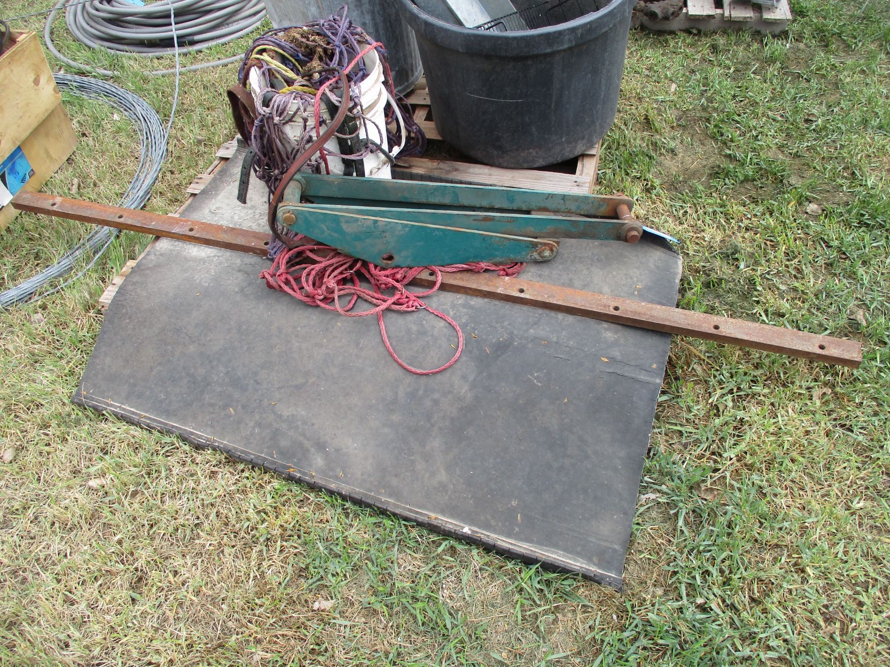 Garbage can, plastic tub with flashing + misc