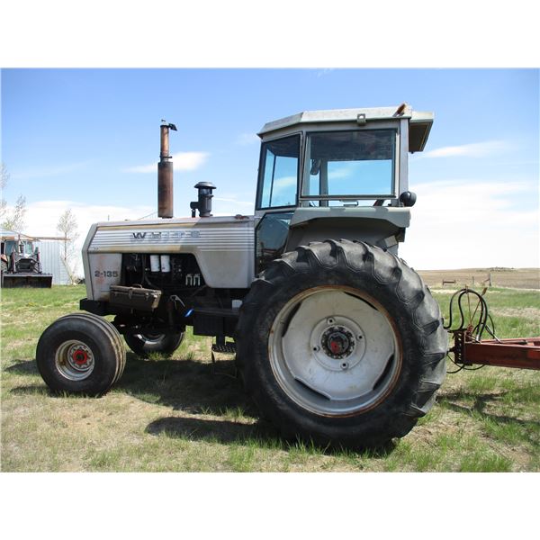 White 2-135 Tractor (1978?) 8981 hours (Engine rebuilt at 7500 hours) - AC Works - Dual Wheels 18.4x