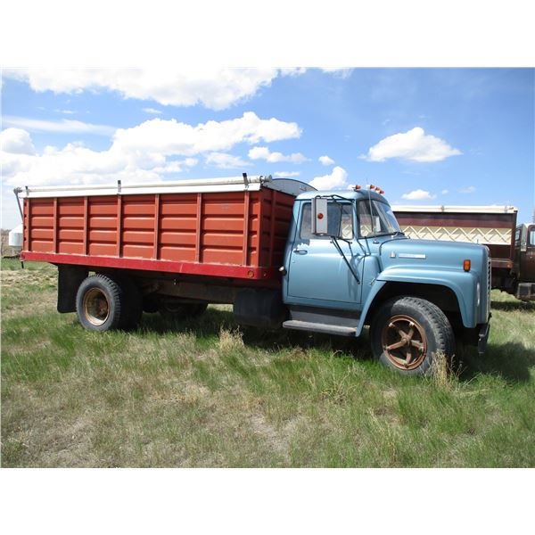 International Loadstar 1600 2T Truck (1974) 345 Gas - New Cam+Rods 2 years ago (5spd x 2) 15ft B.H w