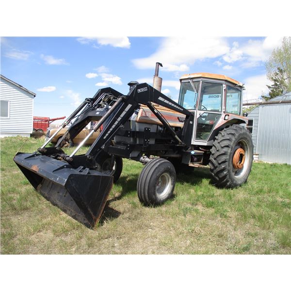 1982 White 2-85 Tractor  with Leon 705 Loader (6138 hours) 540 1000 PTO - 18.4x38 tires, dual hydra