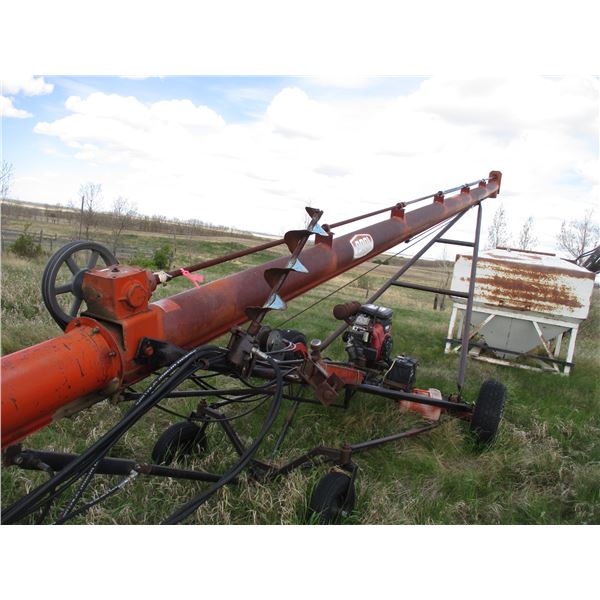 Pool 45ft Grain Auger with mover (22HP Briggs & Stratton {says 20hp} - running)