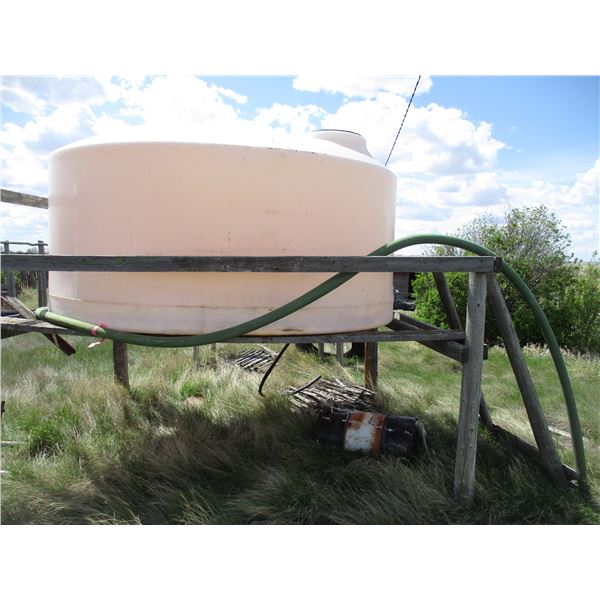 1200 Water Tank with hose