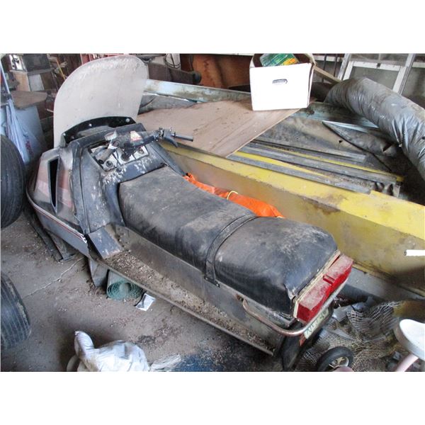 Boa-Ski Sport SS440 Snowmobile (1960's-70's) non-runner (stored inside)