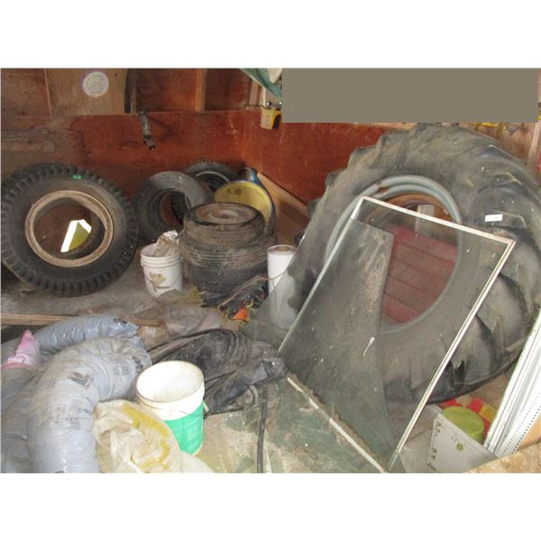 LOT - Tractor tire with rim + other tires + rims + misc items