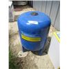 Image 1 : 9.2 gallon water pressure tank