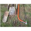 Image 2 : (4) garden tools - fork, shovels, bucksaw