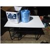 Image 1 : Small table + 28000ft roll of twine