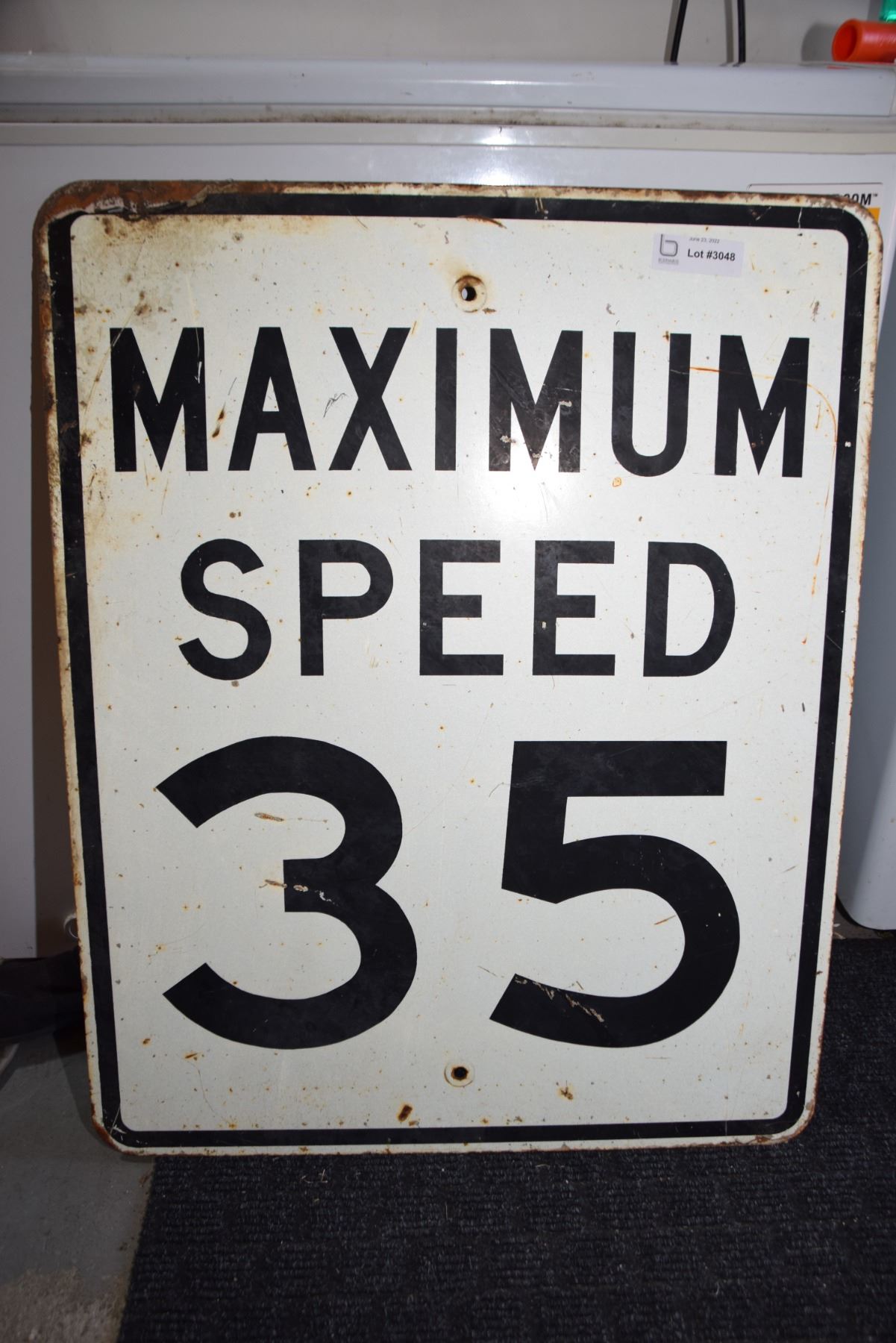 Antique 35 MPH sign - 30x24 - Bodnarus Auctioneering