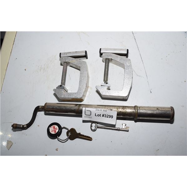 Bicycle pump + Vises + Etc